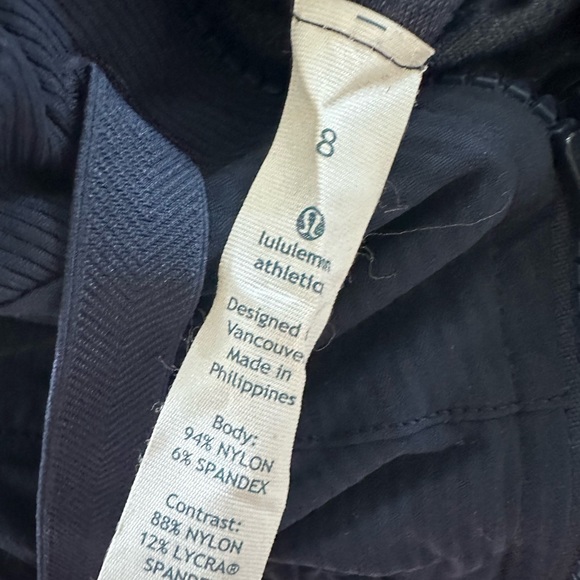 COPY - Women’s LULULEMON Navy Long-Sleeved Hooded Jacket Sz 8 WORN ONCE - Picture 9 of 14